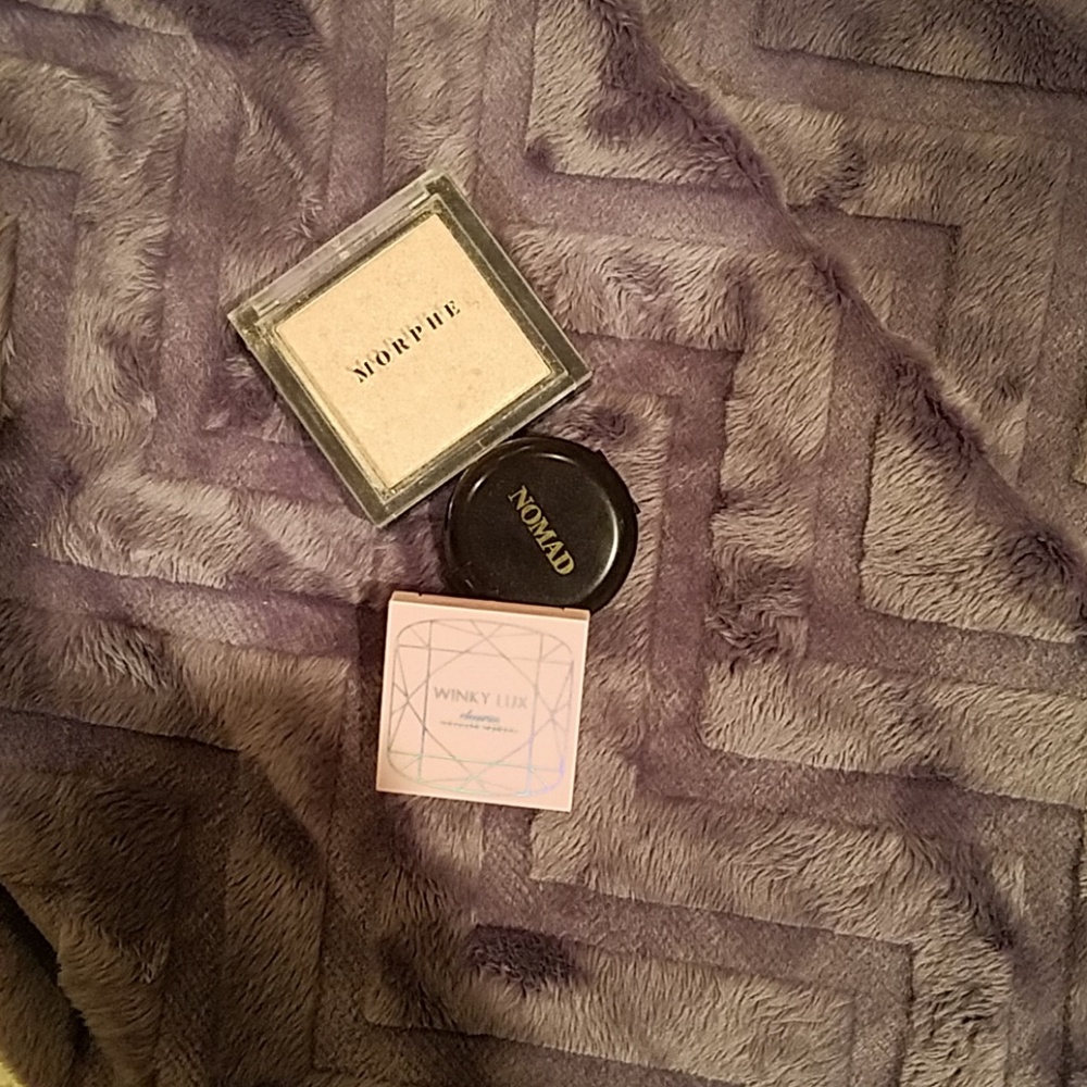 3 Make up items.